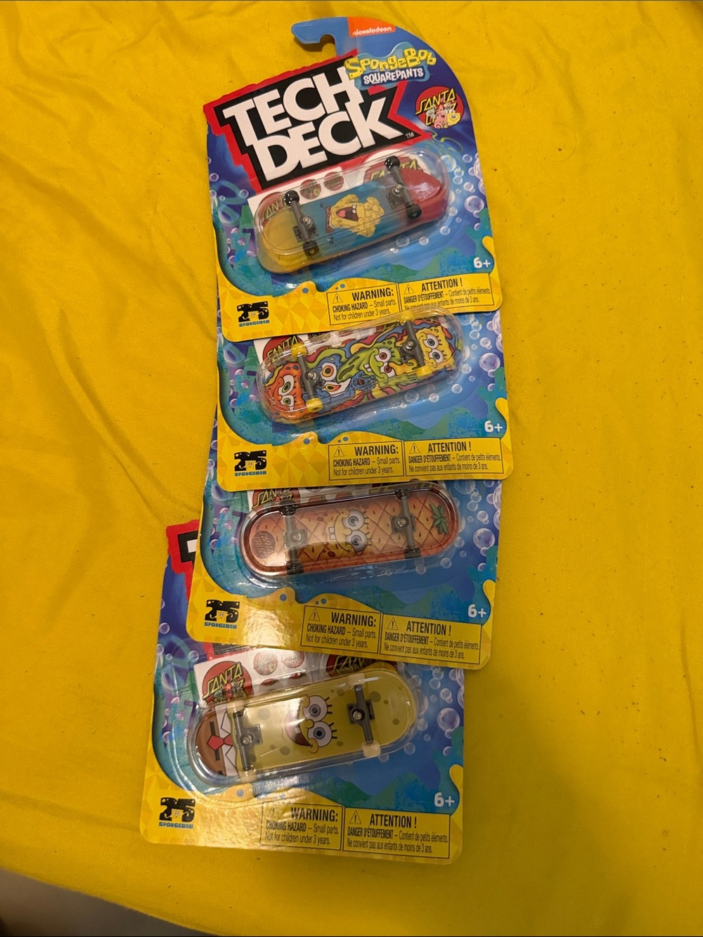 Tech Deck SpongeBob Mini Fingerboard - Yellow Character Skate Toy